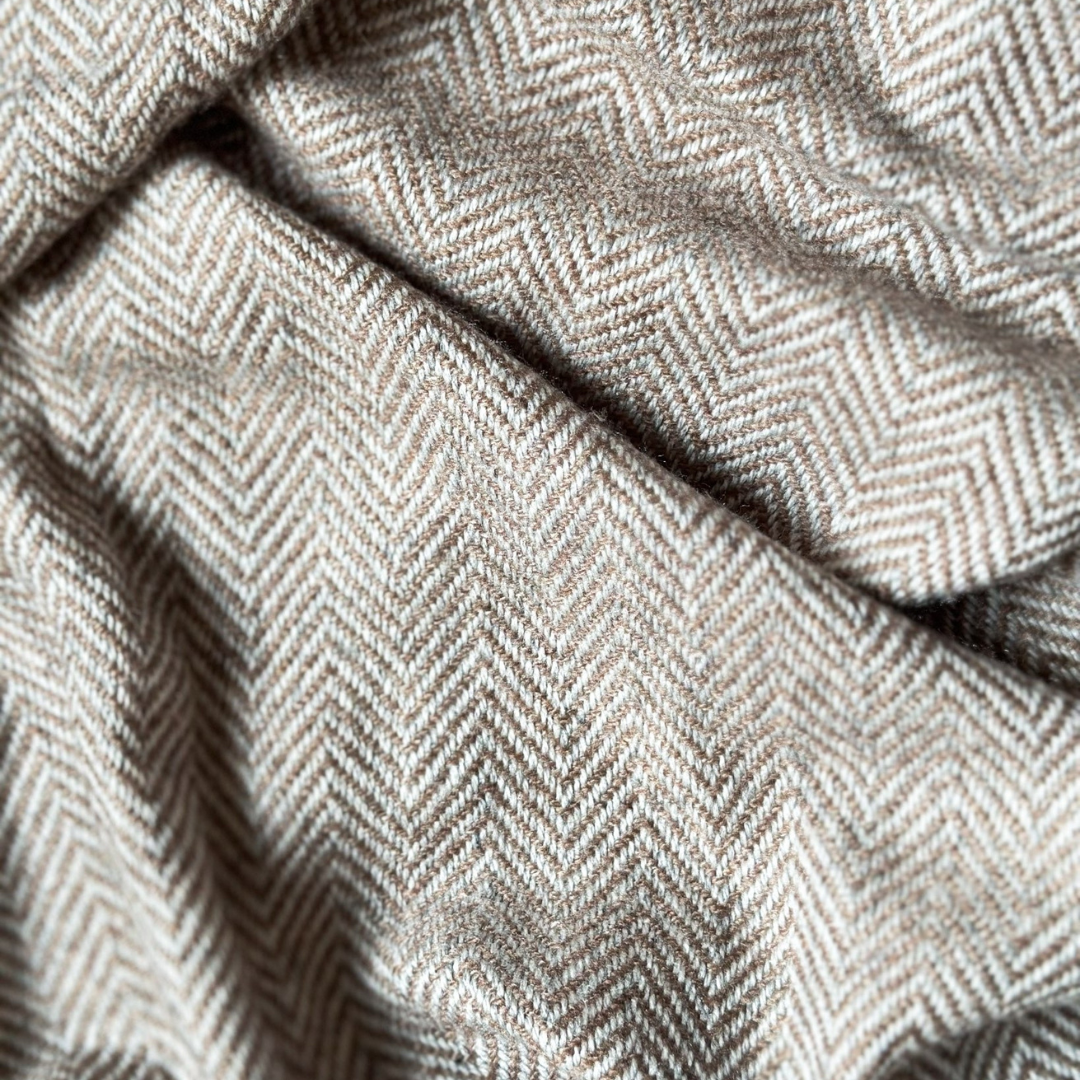 Maya Herringbone Cashmere Scarf (Unisex)